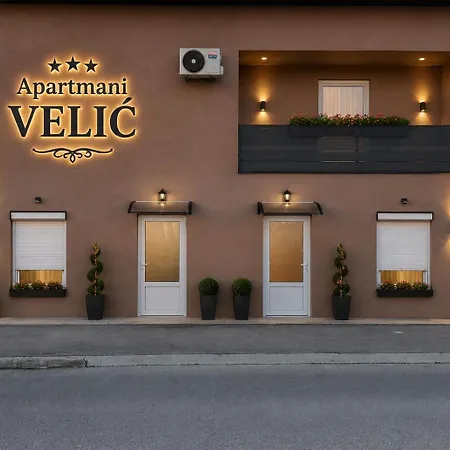 Velic Apartment *